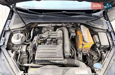 Хэтчбек Volkswagen Golf 2015 в 