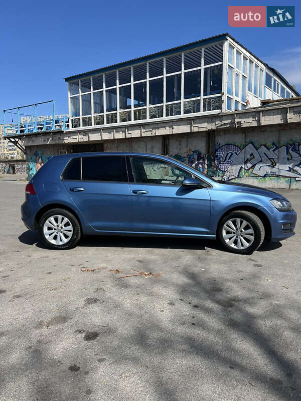 Хэтчбек Volkswagen Golf 2016 в Днепре