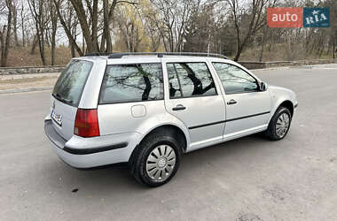 Універсал Volkswagen Golf 2001 в 