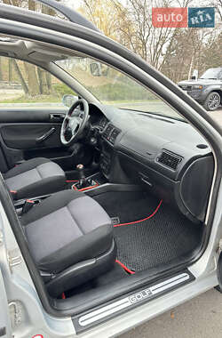 Універсал Volkswagen Golf 2001 в 