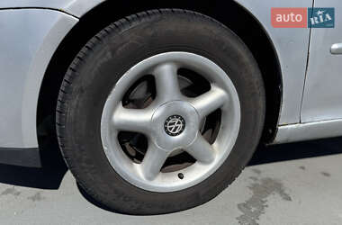Хетчбек Volkswagen Golf 2006 в 