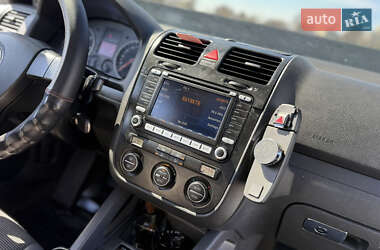 Хетчбек Volkswagen Golf 2006 в 