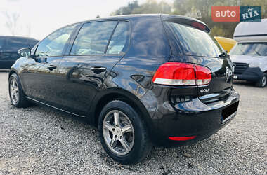 Хэтчбек Volkswagen Golf 2009 в 