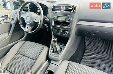 Хэтчбек Volkswagen Golf 2009 в 