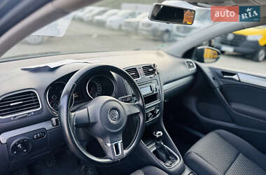Хэтчбек Volkswagen Golf 2009 в 