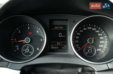 Хэтчбек Volkswagen Golf 2011 в 
