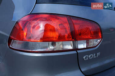 Хэтчбек Volkswagen Golf 2011 в 
