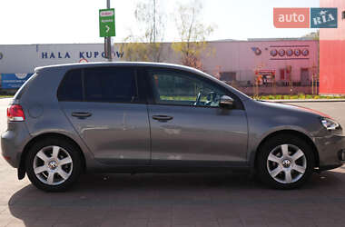 Хэтчбек Volkswagen Golf 2011 в 