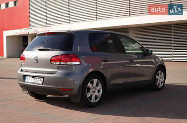 Хэтчбек Volkswagen Golf 2011 в 