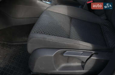 Хэтчбек Volkswagen Golf 2011 в 