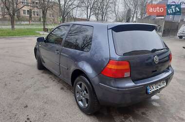 Хэтчбек Volkswagen Golf 2001 в 