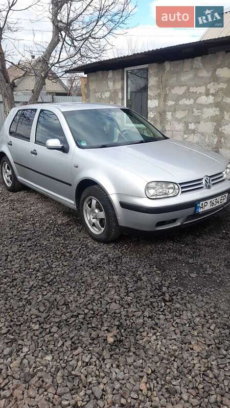 Хэтчбек Volkswagen Golf 2000 в Запорожье