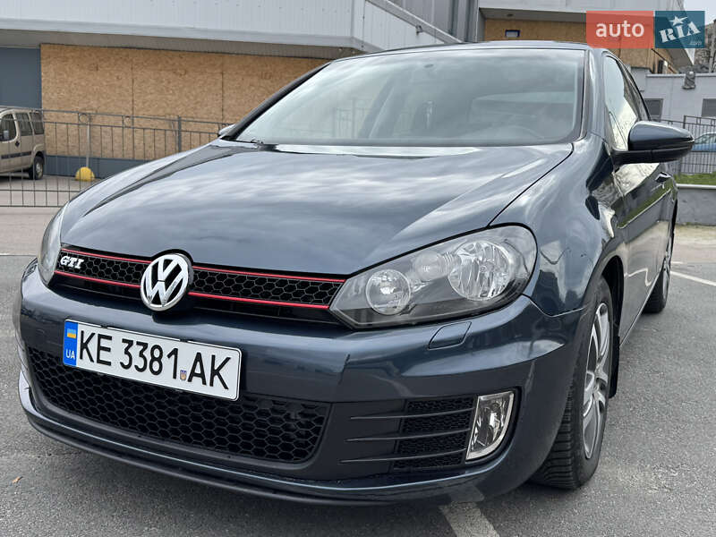 Хэтчбек Volkswagen Golf 2009 в 