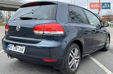 Хэтчбек Volkswagen Golf 2009 в 