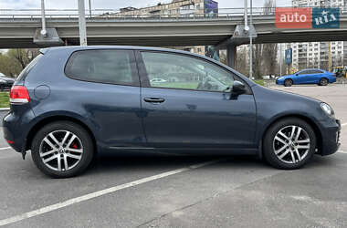 Хэтчбек Volkswagen Golf 2009 в 