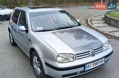 Хетчбек Volkswagen Golf 2001 в 