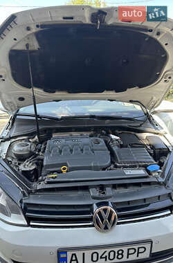 Хэтчбек Volkswagen Golf 2013 в 
