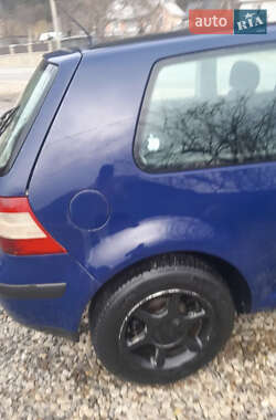 Хэтчбек Volkswagen Golf 1999 в 