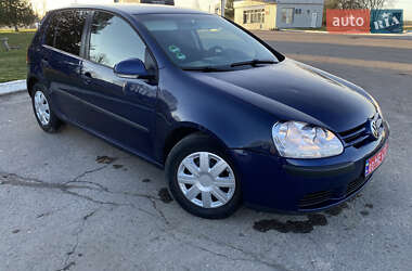 Хэтчбек Volkswagen Golf 2005 в 