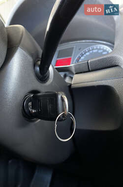 Хэтчбек Volkswagen Golf 2005 в 