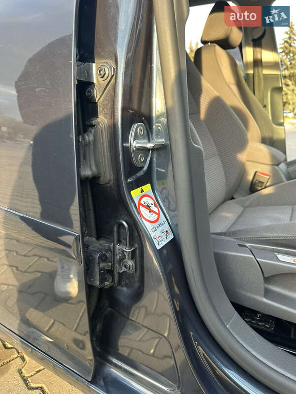 Хэтчбек Volkswagen Golf 2006 в Черновцах