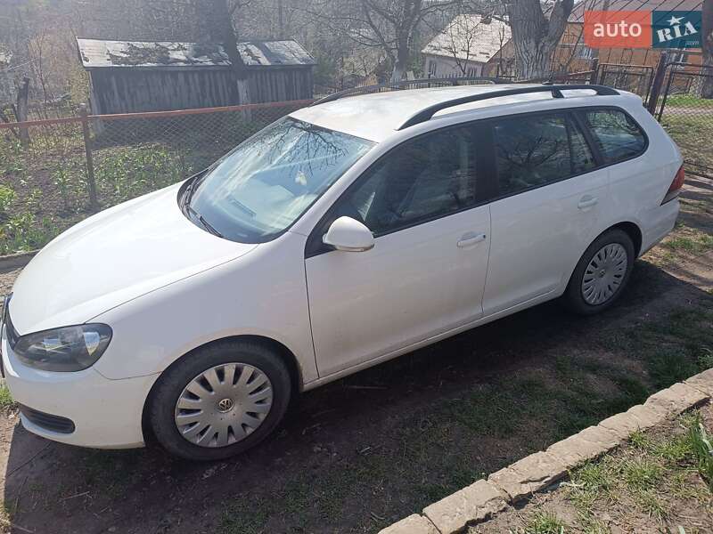 Универсал Volkswagen Golf 2010 в 