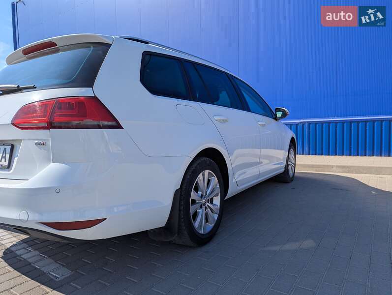 Универсал Volkswagen Golf 2014 в 