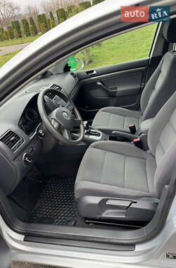 Хэтчбек Volkswagen Golf 2005 в 