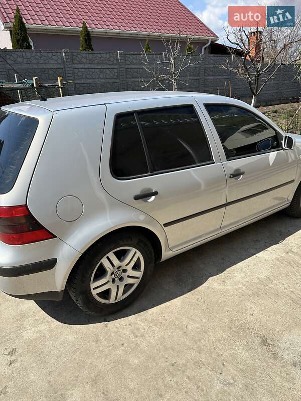 Хэтчбек Volkswagen Golf 2000 в Одессе