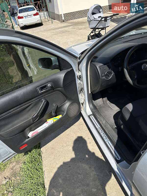 Хэтчбек Volkswagen Golf 2000 в Одессе