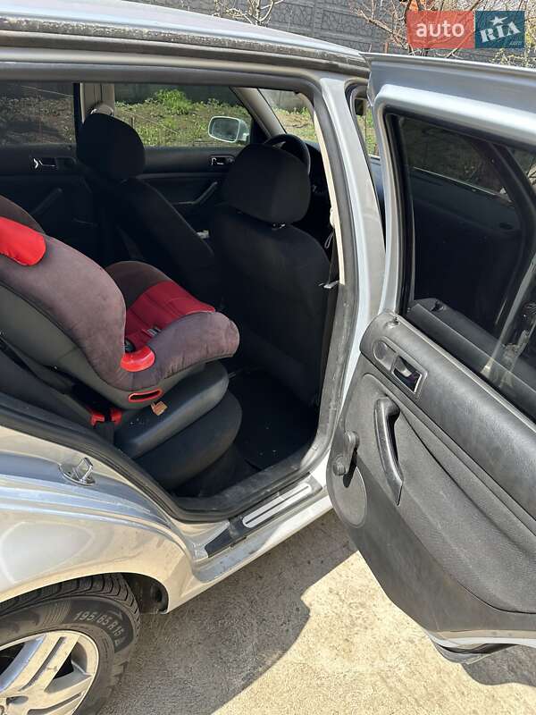 Хэтчбек Volkswagen Golf 2000 в Одессе