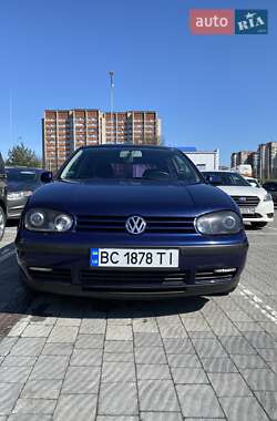 Хэтчбек Volkswagen Golf 2001 в 