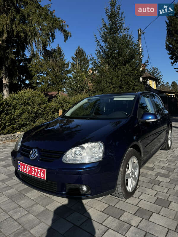 Хэтчбек Volkswagen Golf 2008 в Староконстантинове
