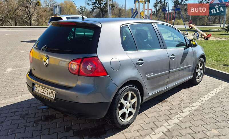 Хэтчбек Volkswagen Golf 2008 в Дубно