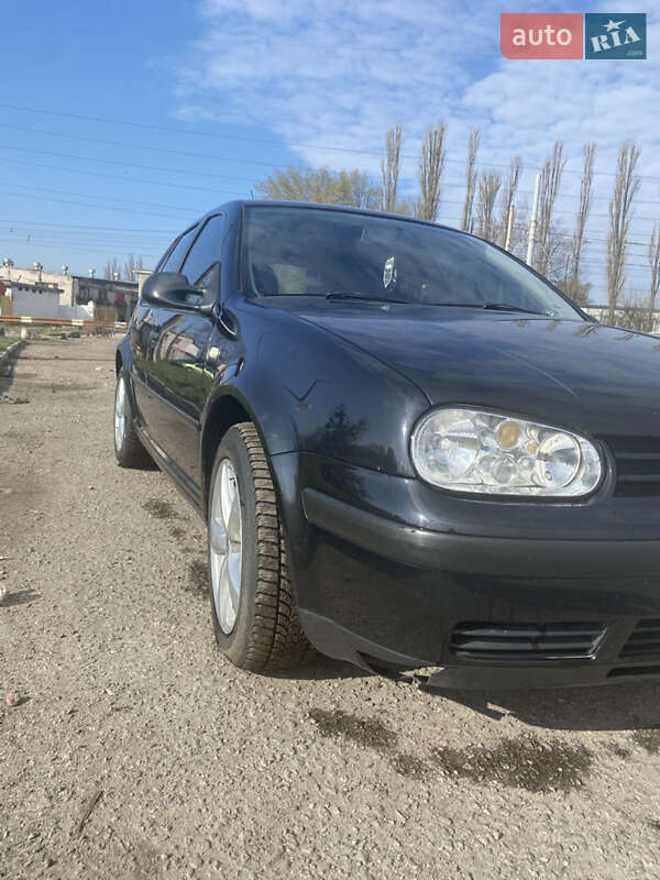 Хэтчбек Volkswagen Golf 1999 в Киеве