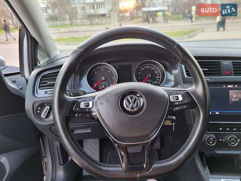 Универсал Volkswagen Golf 2018 в Черкассах