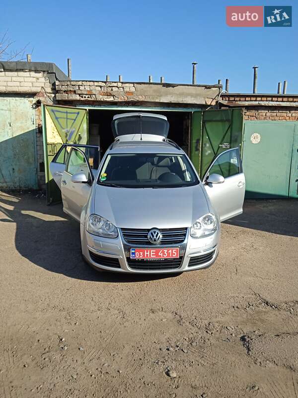 Універсал Volkswagen Golf 2009 в Чернігові