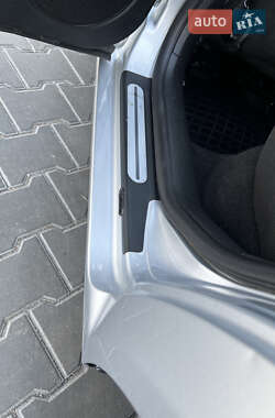 Хэтчбек Volkswagen Golf 2001 в 