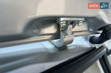 Хэтчбек Volkswagen Golf 2001 в 