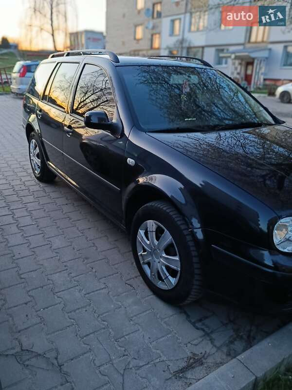 Универсал Volkswagen Golf 2001 в Ковеле