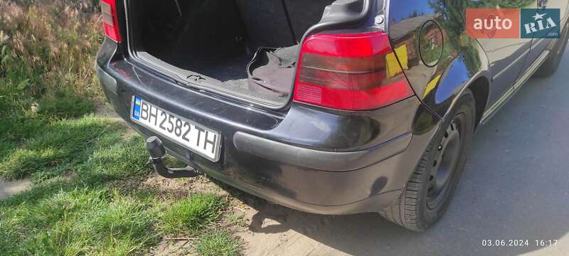 Хэтчбек Volkswagen Golf 2001 в Ананьеве