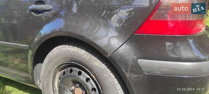 Хэтчбек Volkswagen Golf 2001 в Ананьеве