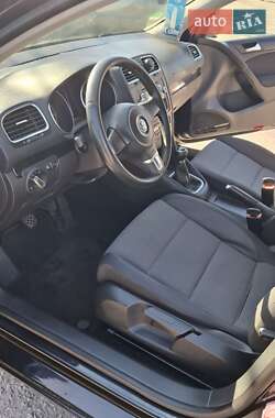 Хэтчбек Volkswagen Golf 2010 в 