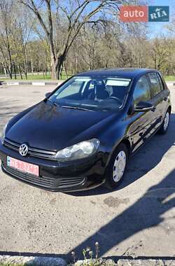 Хэтчбек Volkswagen Golf 2010 в 