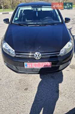 Хэтчбек Volkswagen Golf 2010 в 