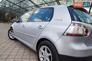Хэтчбек Volkswagen Golf 2008 в 