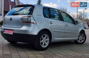 Хэтчбек Volkswagen Golf 2008 в 