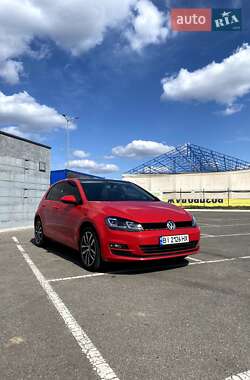 Хэтчбек Volkswagen Golf 2014 в 