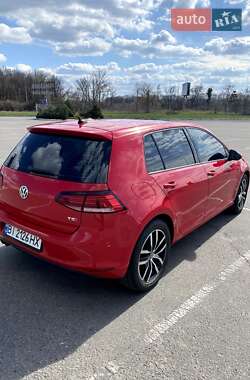 Хэтчбек Volkswagen Golf 2014 в 