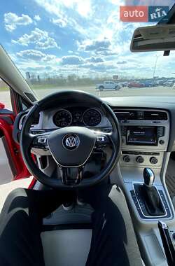 Хэтчбек Volkswagen Golf 2014 в 